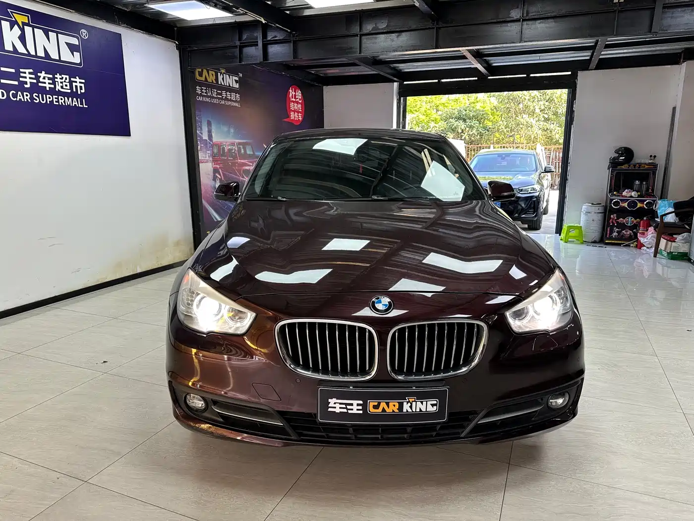 BMW 5 Series GT 2014 528i Leading фото 2