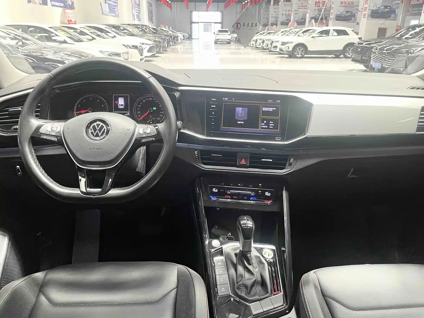 Volkswagen Tayron 2022 280TSI 2WD Luxury Smart Connect Edition фото 9