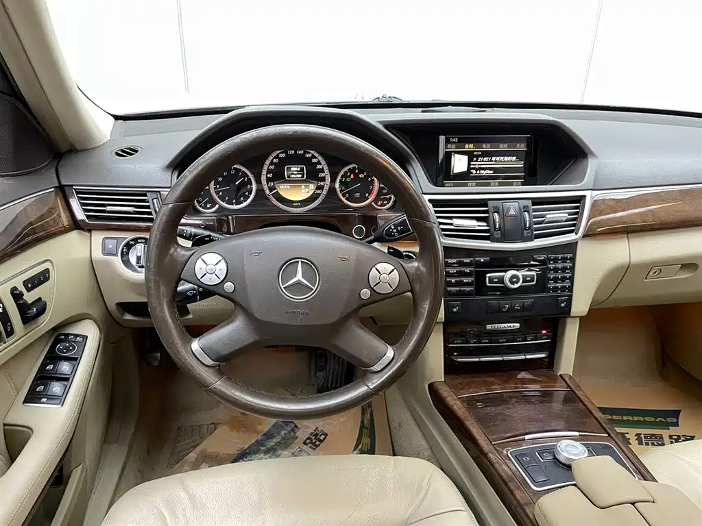 Mercedes-Benz E-Class 2012 E 300 L Elegance Model фото 29