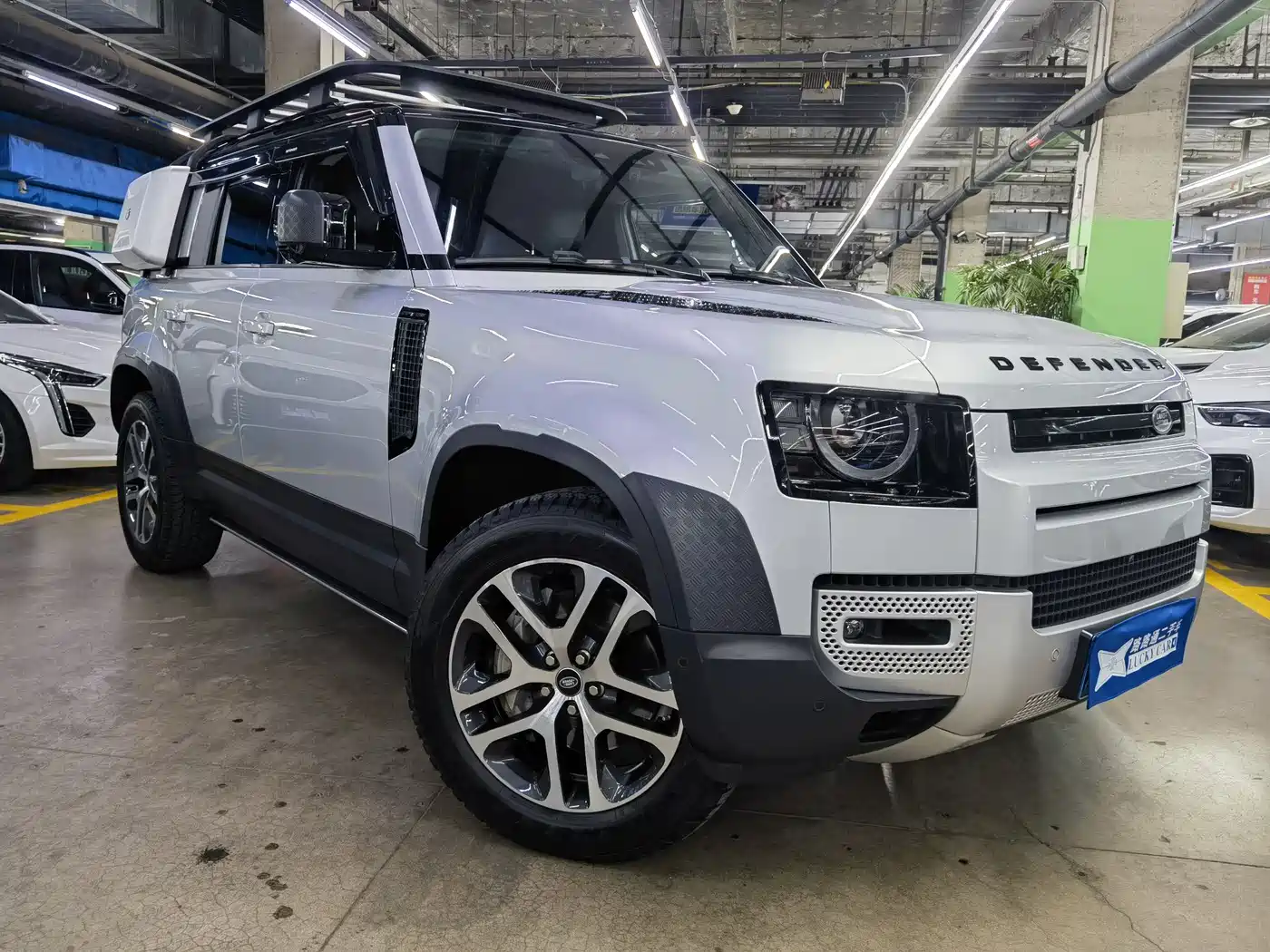 Land Rover Defender 2022 110 P400 Dark Special Edition фото 3