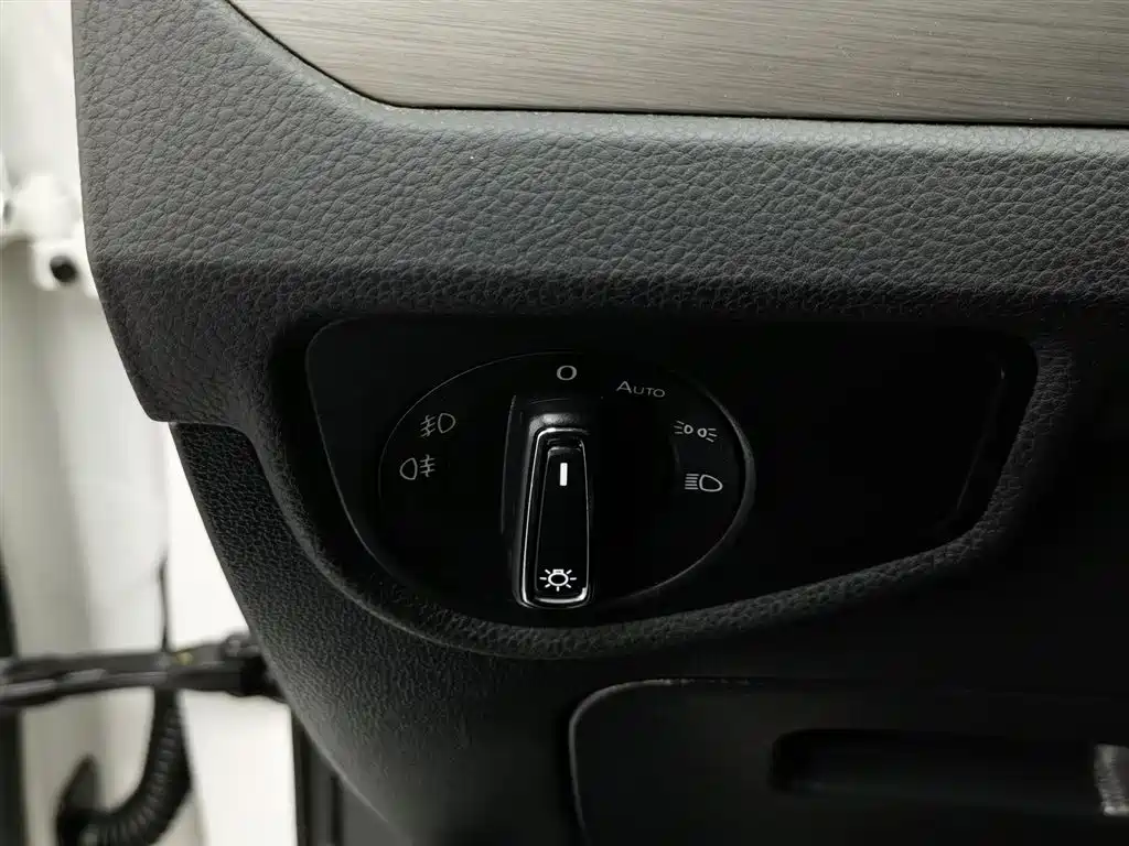 Volkswagen Touran 2016 Touran L 280TSI DSG Elegance фото 21