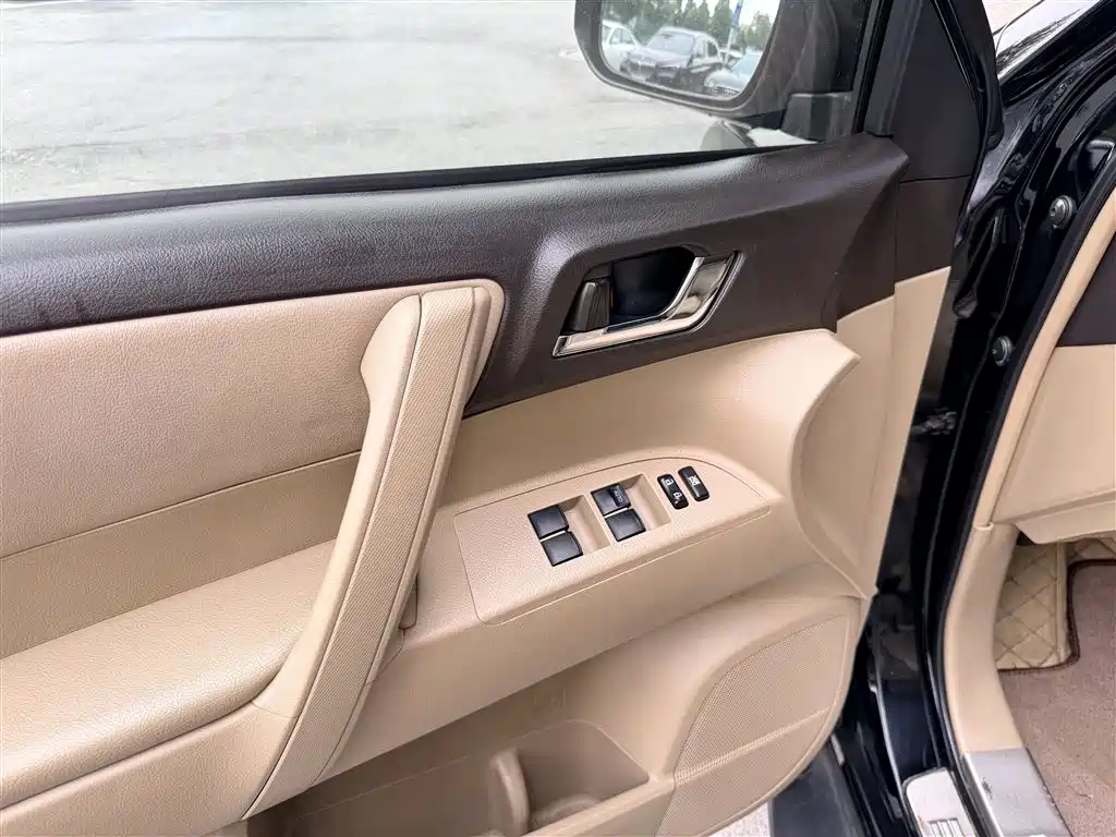 Toyota Highlander 2012 2.7L 2WD 5-seater Elite Edition фото 18