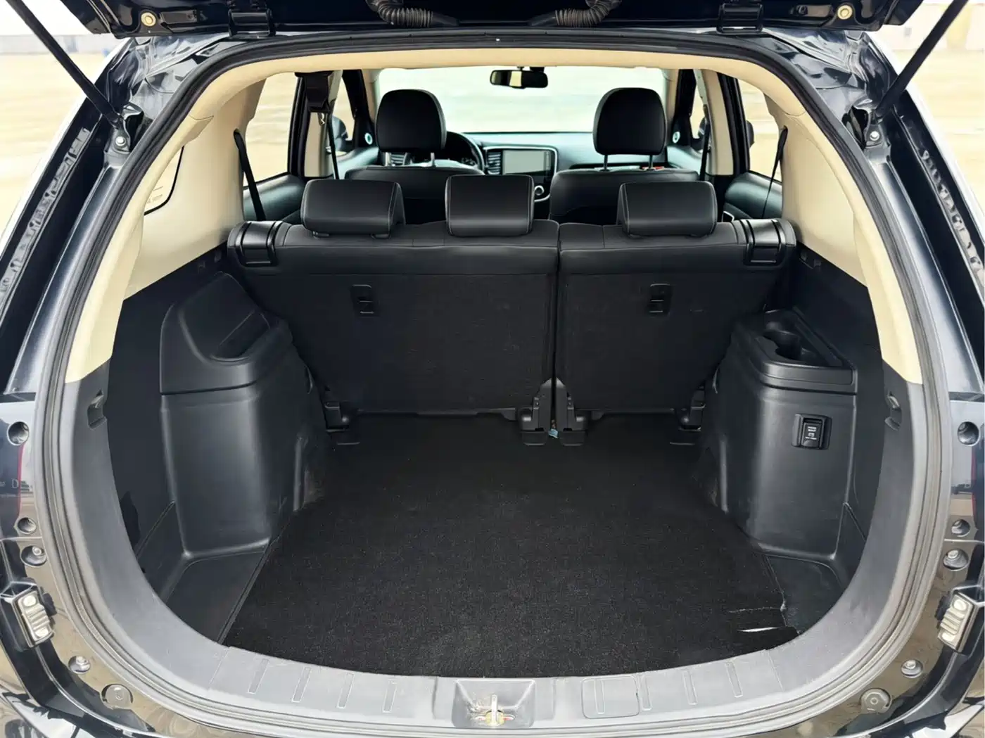 Mitsubishi Outlander 2021 2.0L 2WD Yaodong Edition 5-seater фото 22