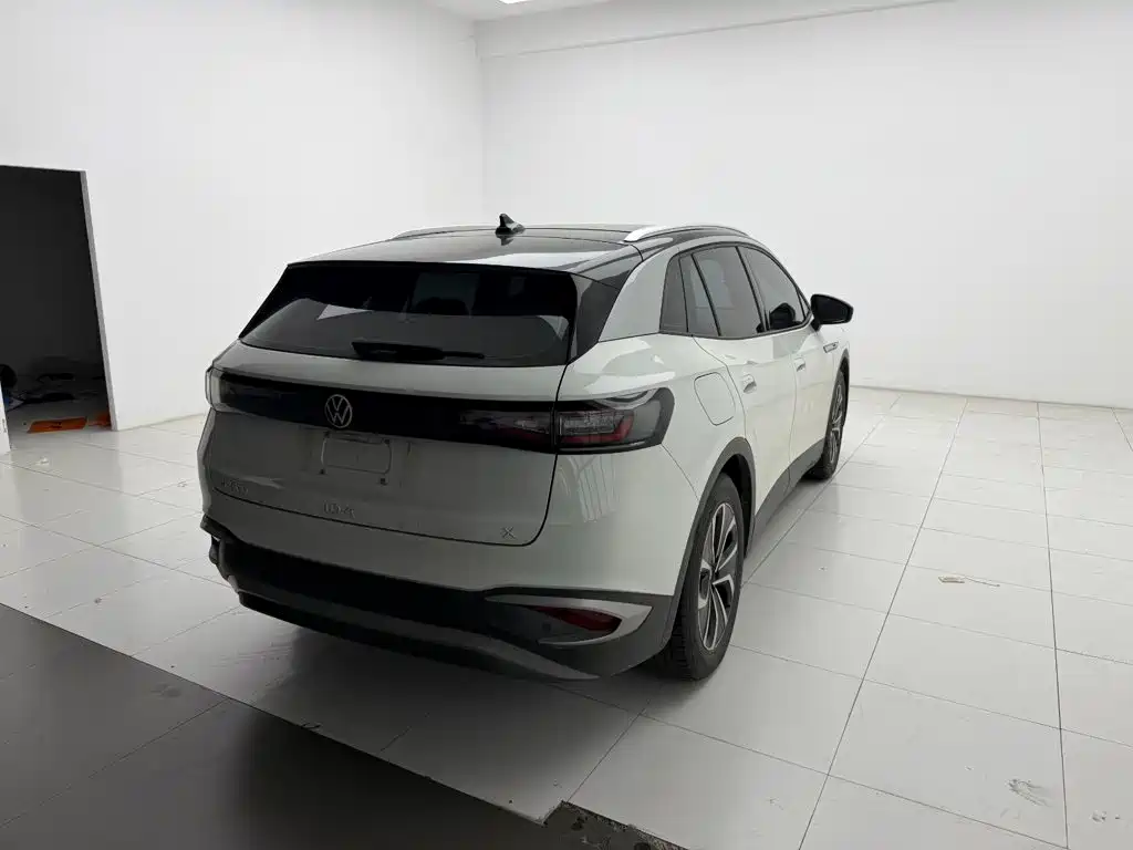 صورة 7 - Volkswagen ID.4 X