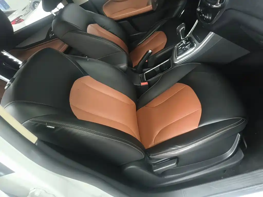 Фото 25 - Baojun 560