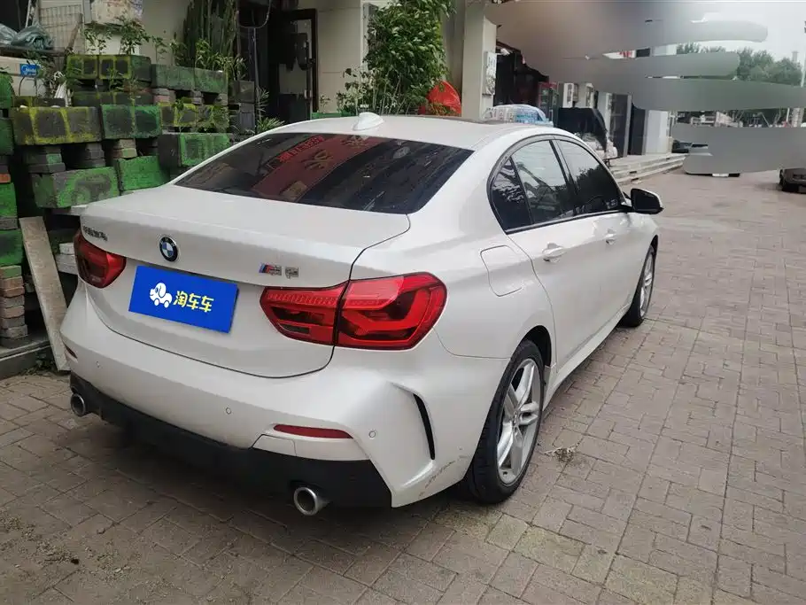 BMW 1 Series 2020 Model 120i M Sport Package фото 3