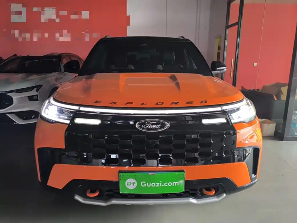 Фото 3 - Ford Explorer