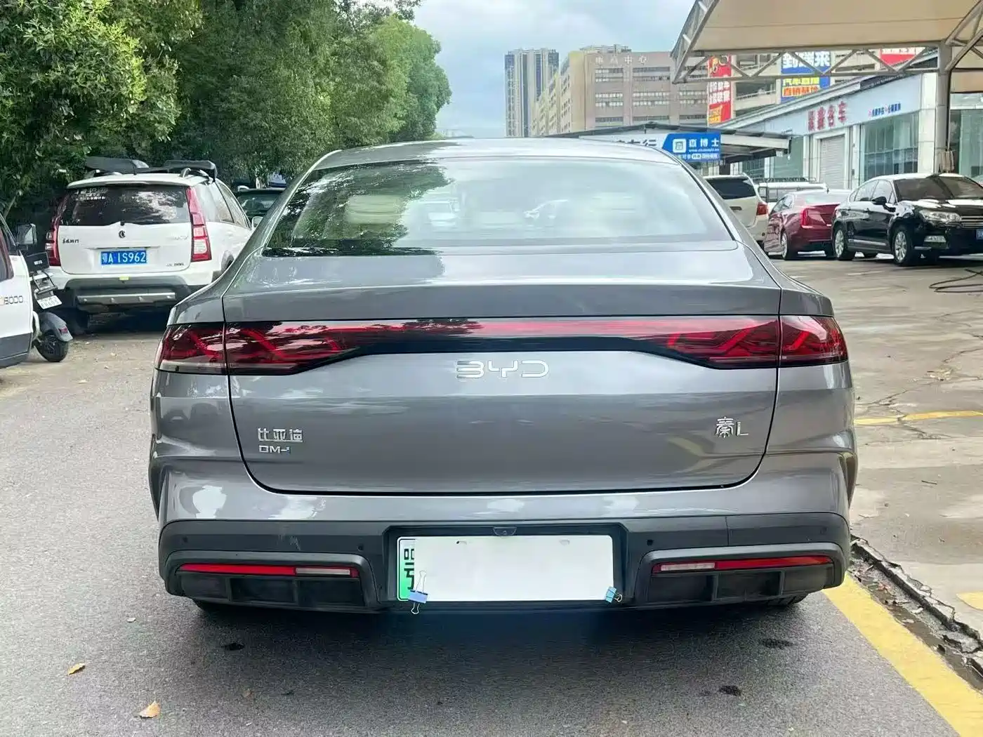 BYD Qin L 2024 DM-i 120KM Superior Edition фото 8