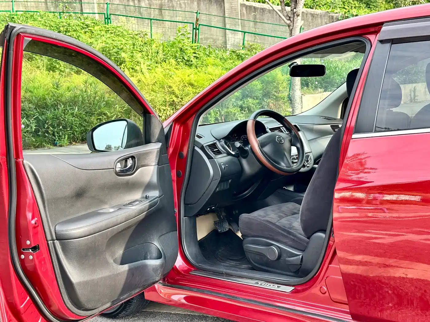 Nissan Tiida 2011 2011 1.6L CVT Luxury