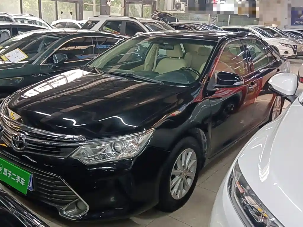 Фото 1 - Toyota Camry