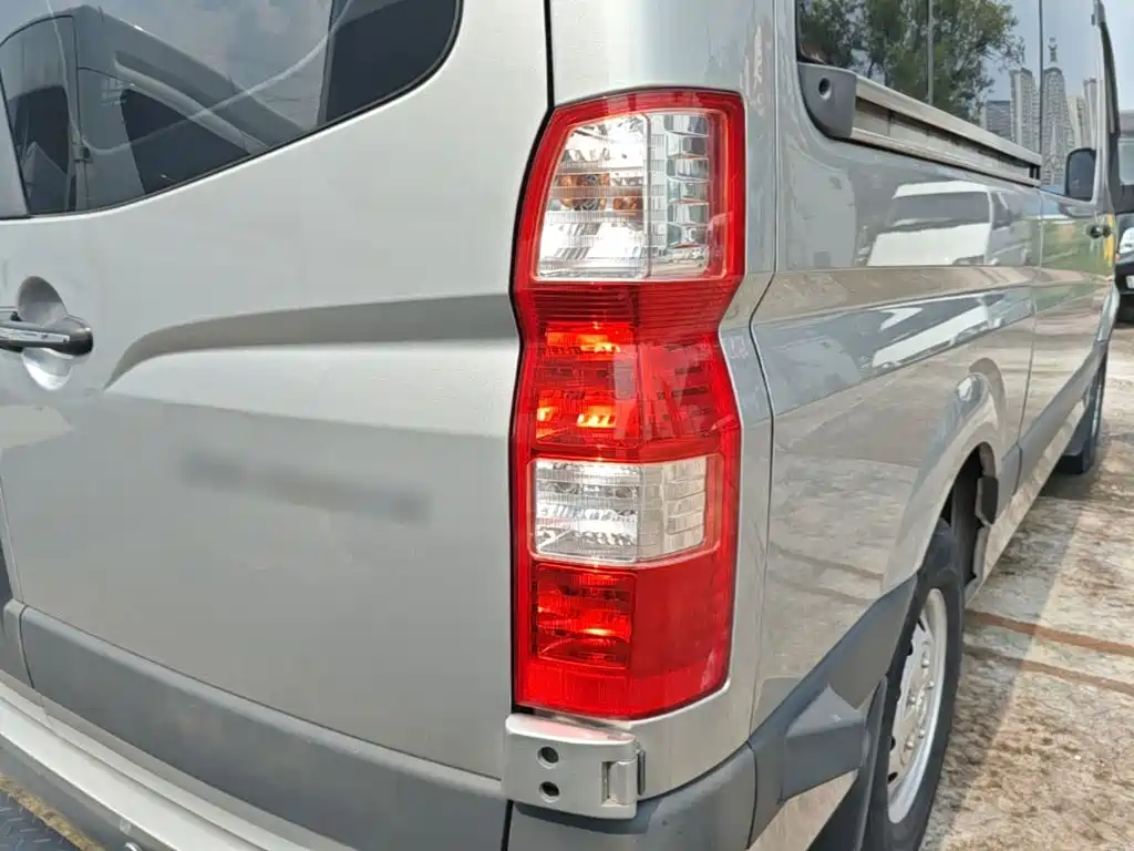 Foton Tuyano 2024 2023 2.0T Automatic Jixiang Long Wheelbase Medium Roof Single Rear Wheel 7/9-Seater