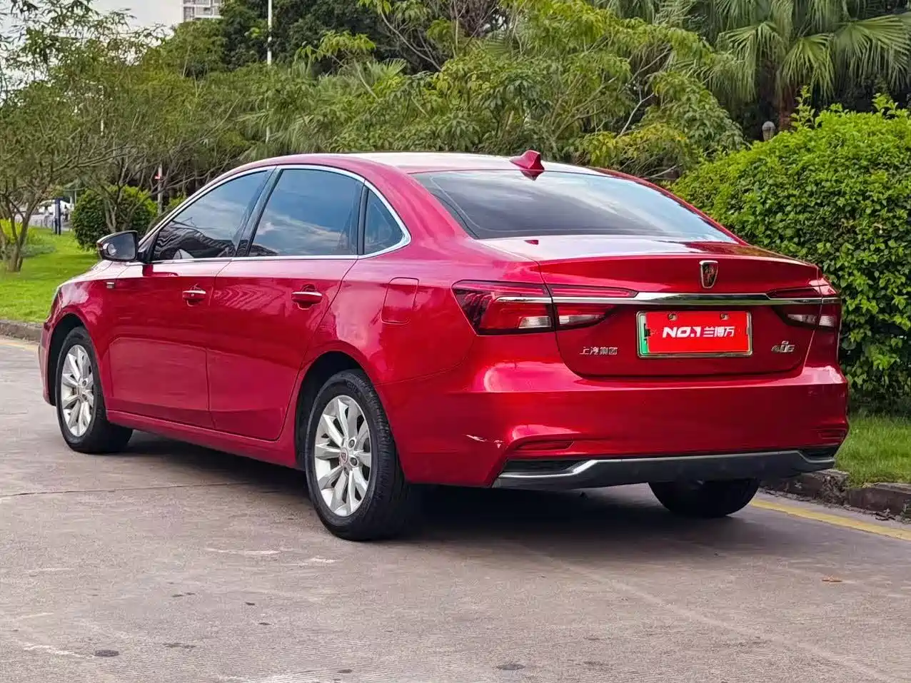 Roewe i6 New Energy 2018 2017 45T Hybrid Connected Smart Enjoyment Edition
