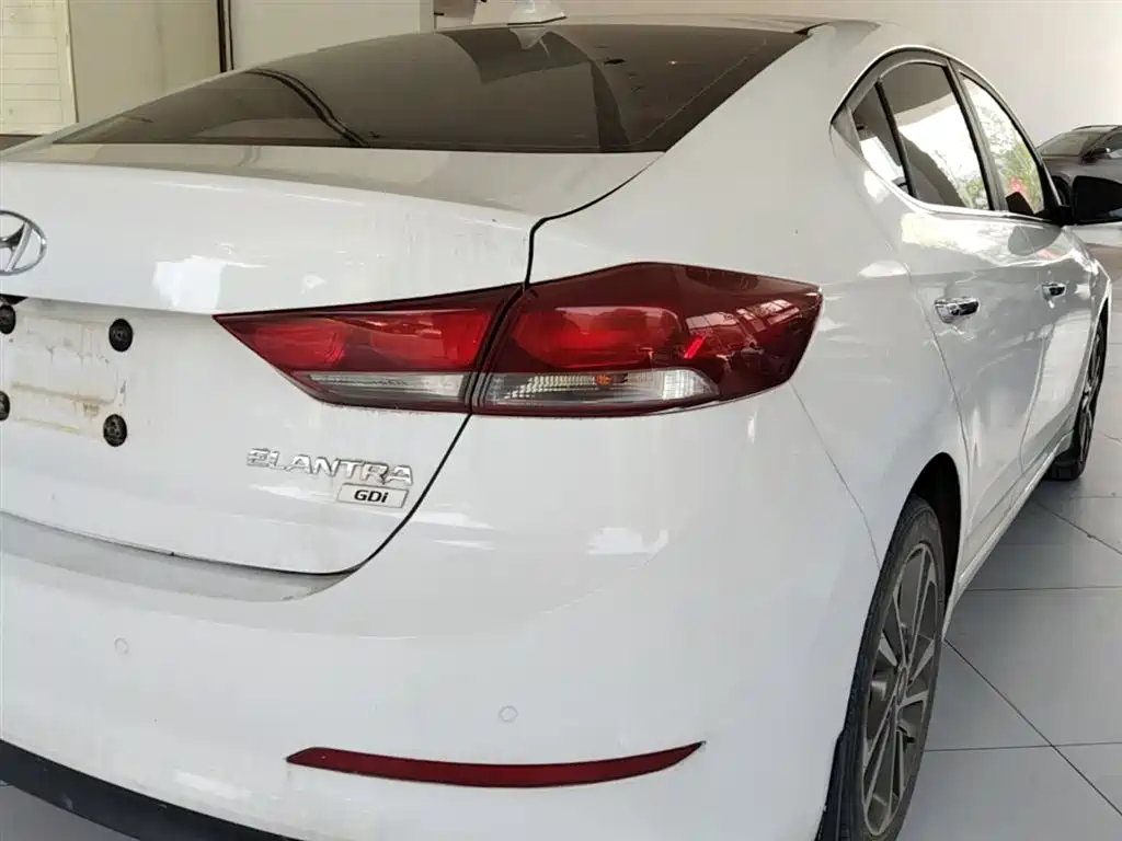 Hyundai Elantra 2016 Model 1.6L Automatic Smart Elite фото 8