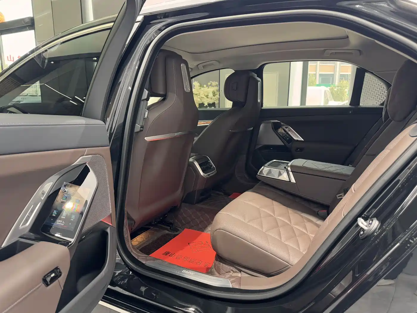 BMW 7 Series 2026 735Li Luxury Package фото 21