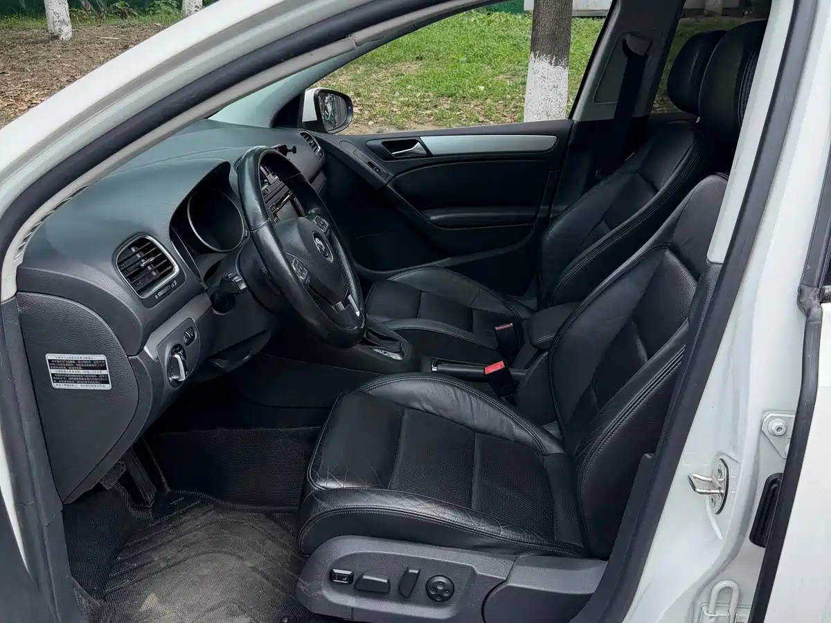 Volkswagen Golf 2012 1.4TSI Automatic Luxury фото 10