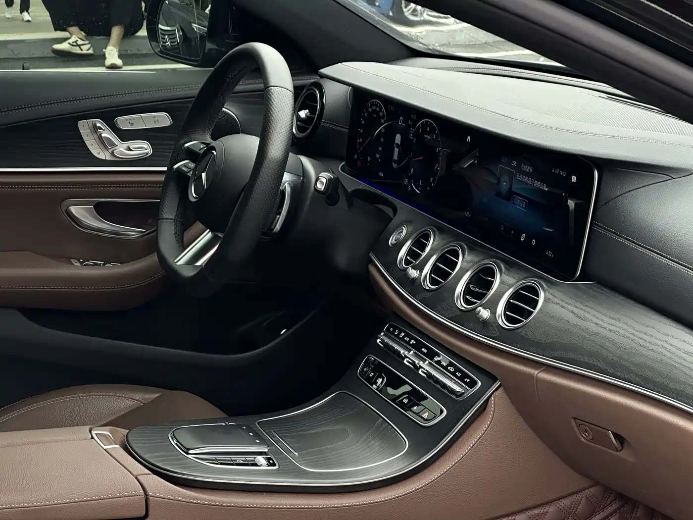 Mercedes-Benz E-Class 2023 E 300 L Sport Fashion фото 27