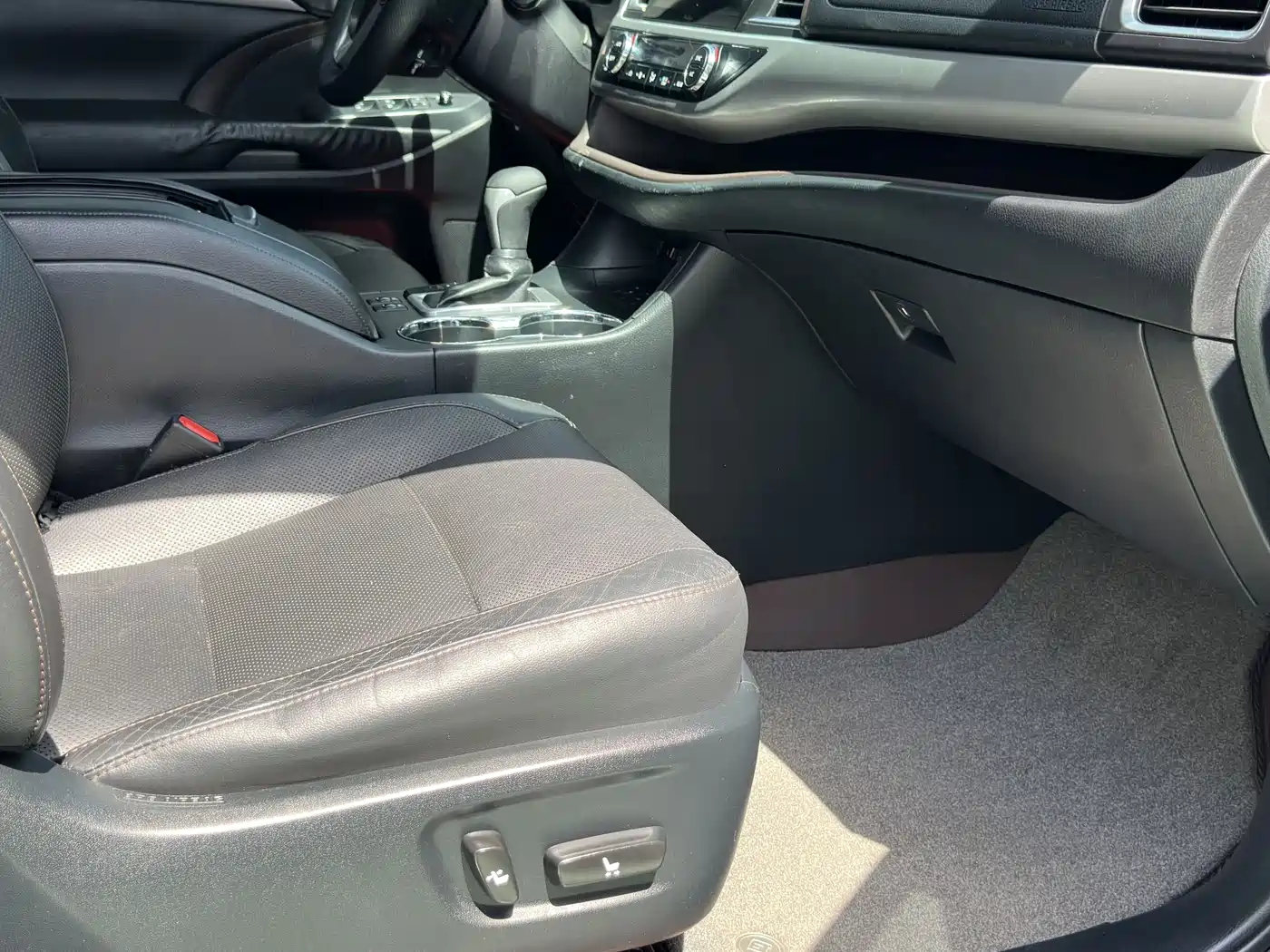 Toyota Highlander 2015 2.0T AWD Luxury Edition 7-seater фото 7