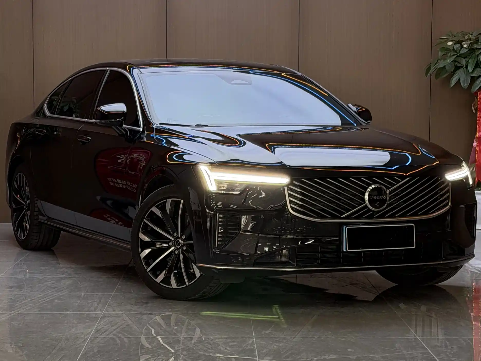 Photo 6 - Volvo S90