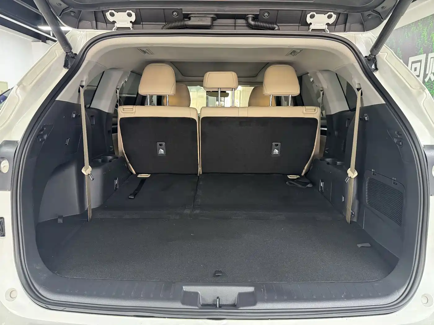 Toyota Highlander 2022 Model Dual Engine 2.5L 4WD Premium Edition 7-Seater фото 18