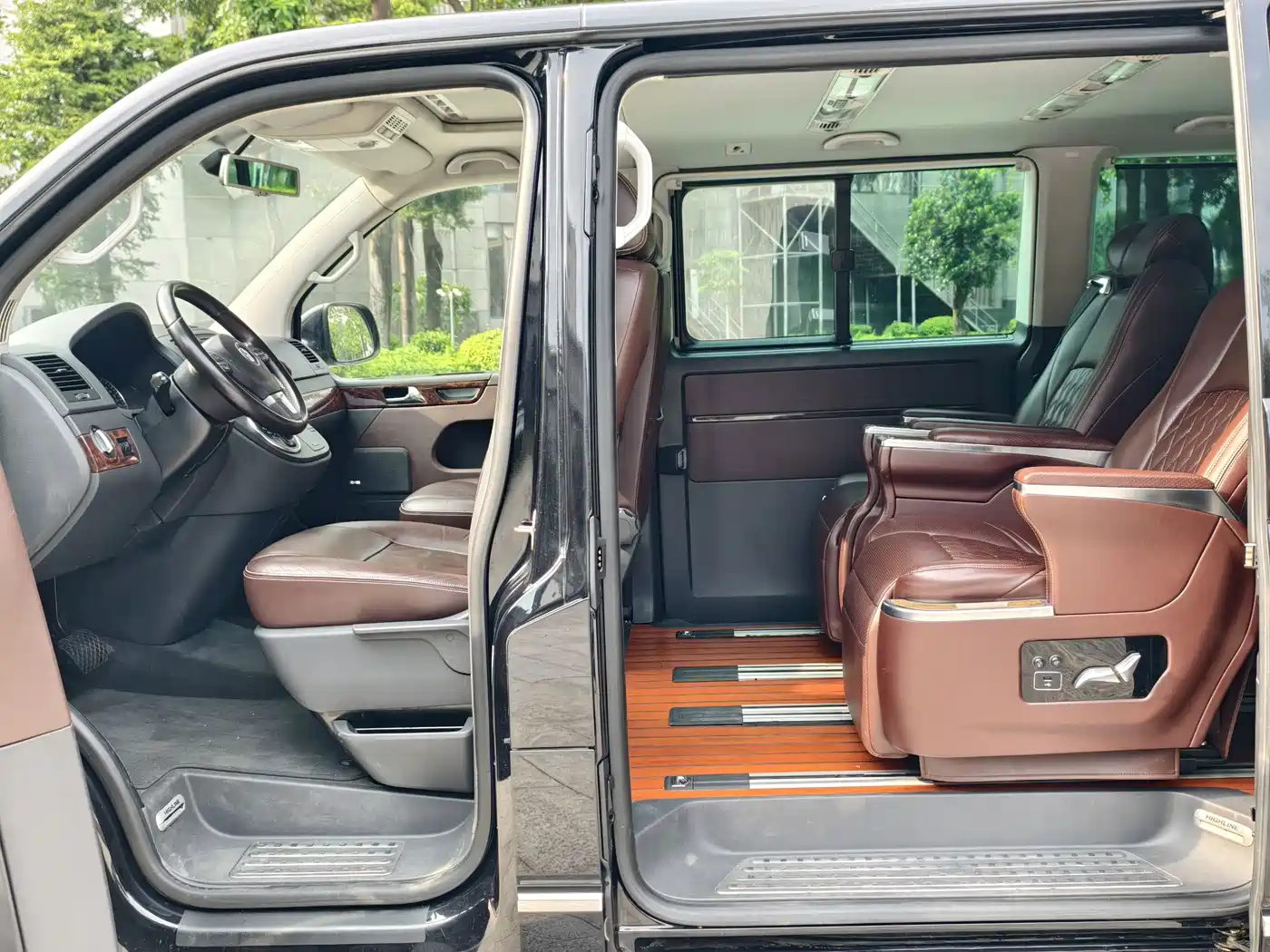 Volkswagen Multivan 2013 2012 2.0TSI 2WD Business Edition