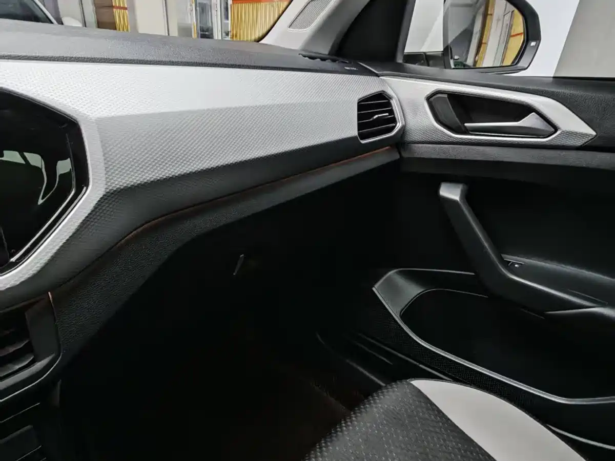 VOLKSWAGEN EXPLORING THE SHADOW