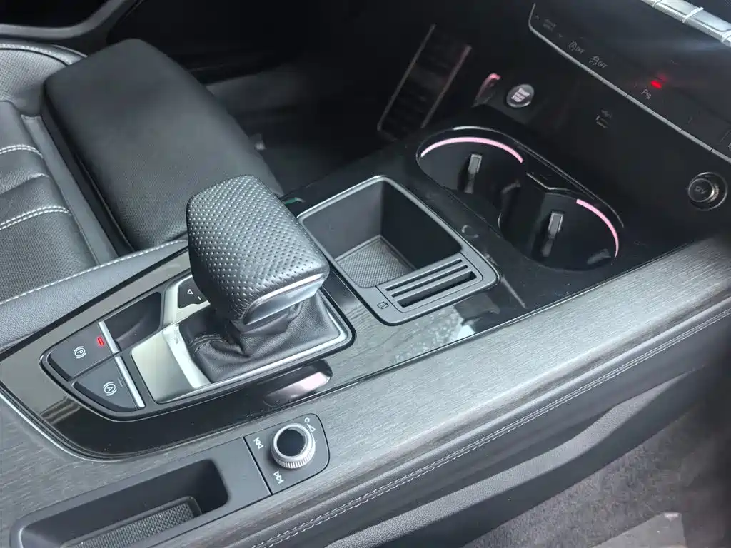 Audi A4L 2024 40 TFSI Luxury Dynamic фото 6