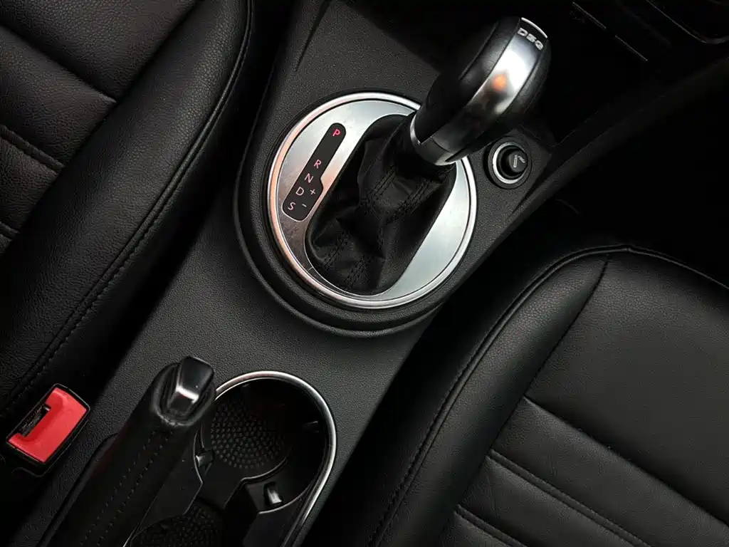 Volkswagen Beetle 2014 1.4TSI Fashion Edition фото 13