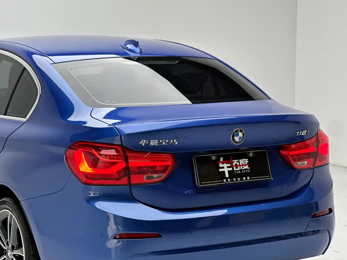 BMW 1 Series 2019 118i Fashion Edition фото 12