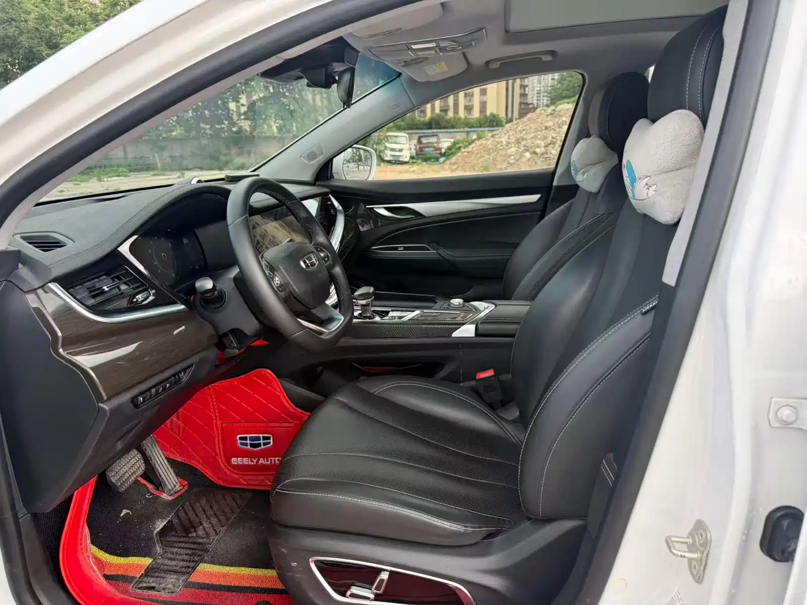 Фото 4 - Geely Borui