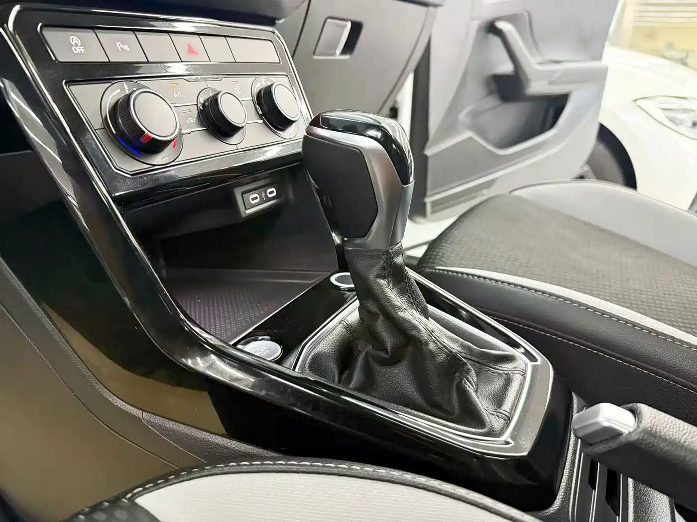 Volkswagen Tanying 2023 2021 200TSI DSG Joy Smart Connect Edition