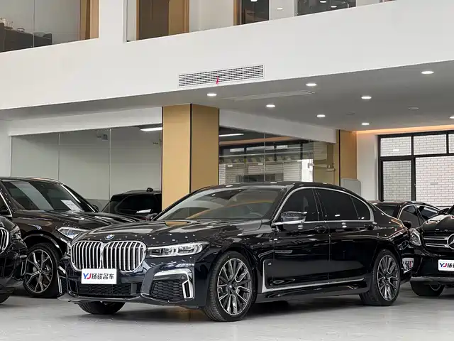 BMW 7 740Li, Лидер, M Спорт-пакет