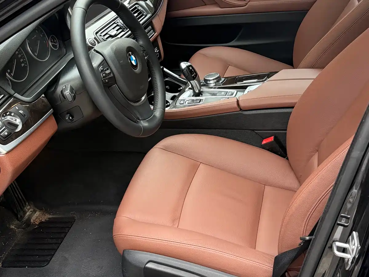 BMW 5 Series 2014 528Li Leading Edition фото 13