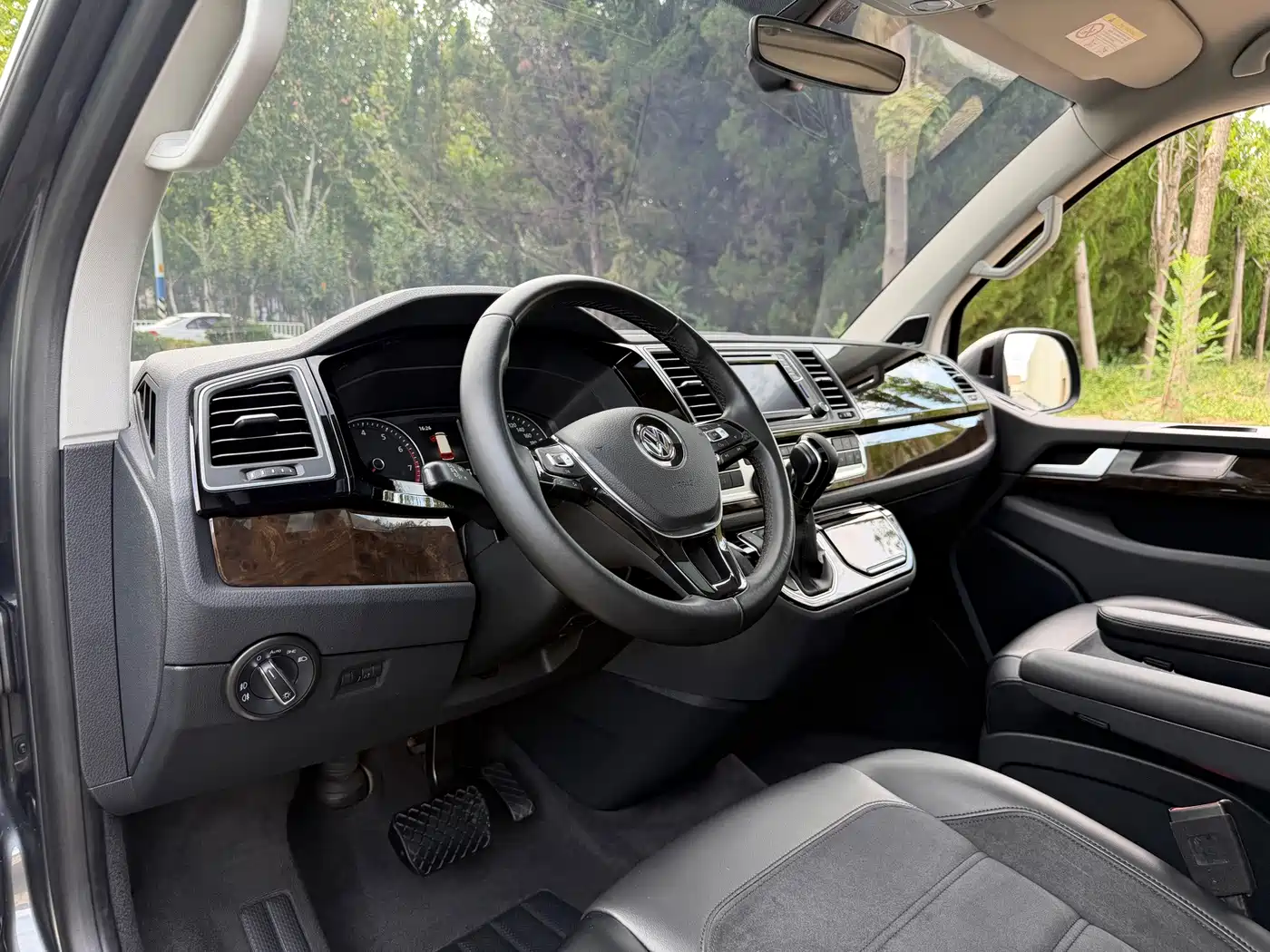 Volkswagen Multivan 2018 2018 2.0TSI 4WD Explorer Edition 7-Seater