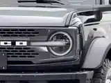 Photo 3 - Ford Bronco