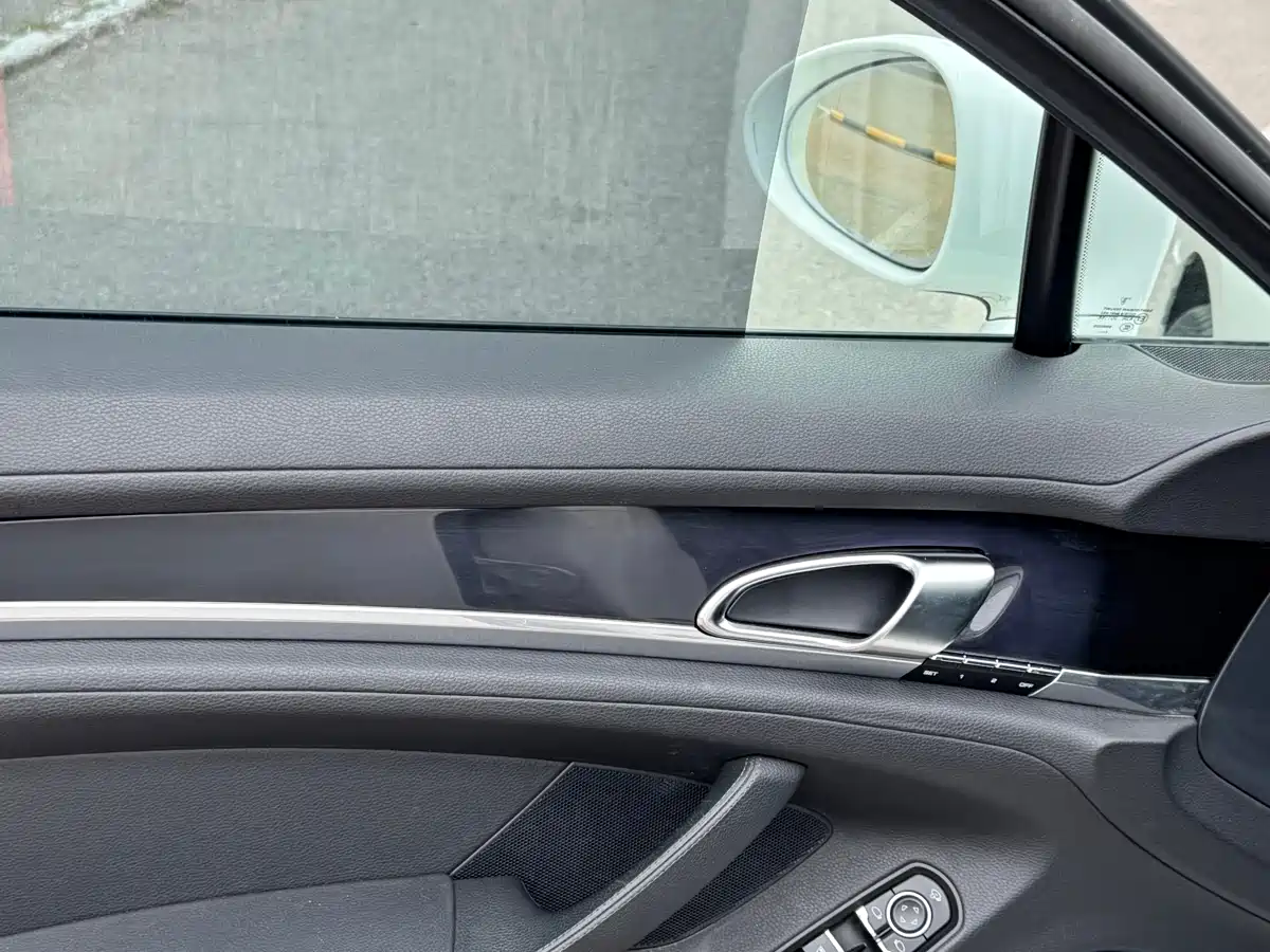 Porsche Panamera 2013 Panamera 4 Platinum Edition 3.6L фото 11