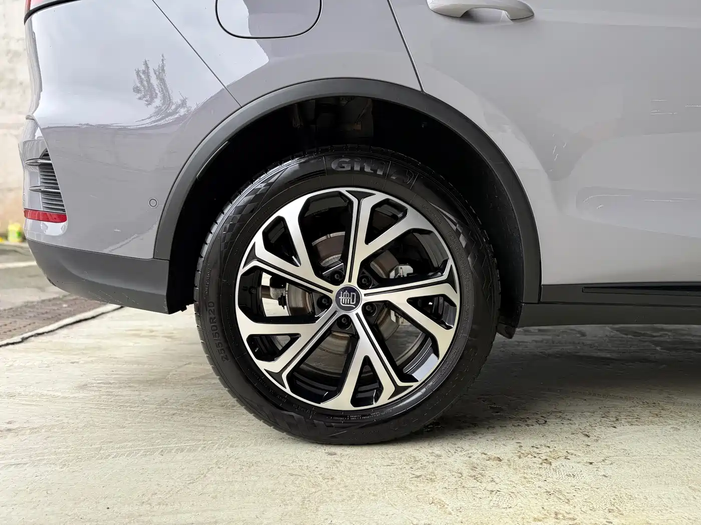 BYD Tang New Energy 2025 DM-i 115KM Premium фото 24