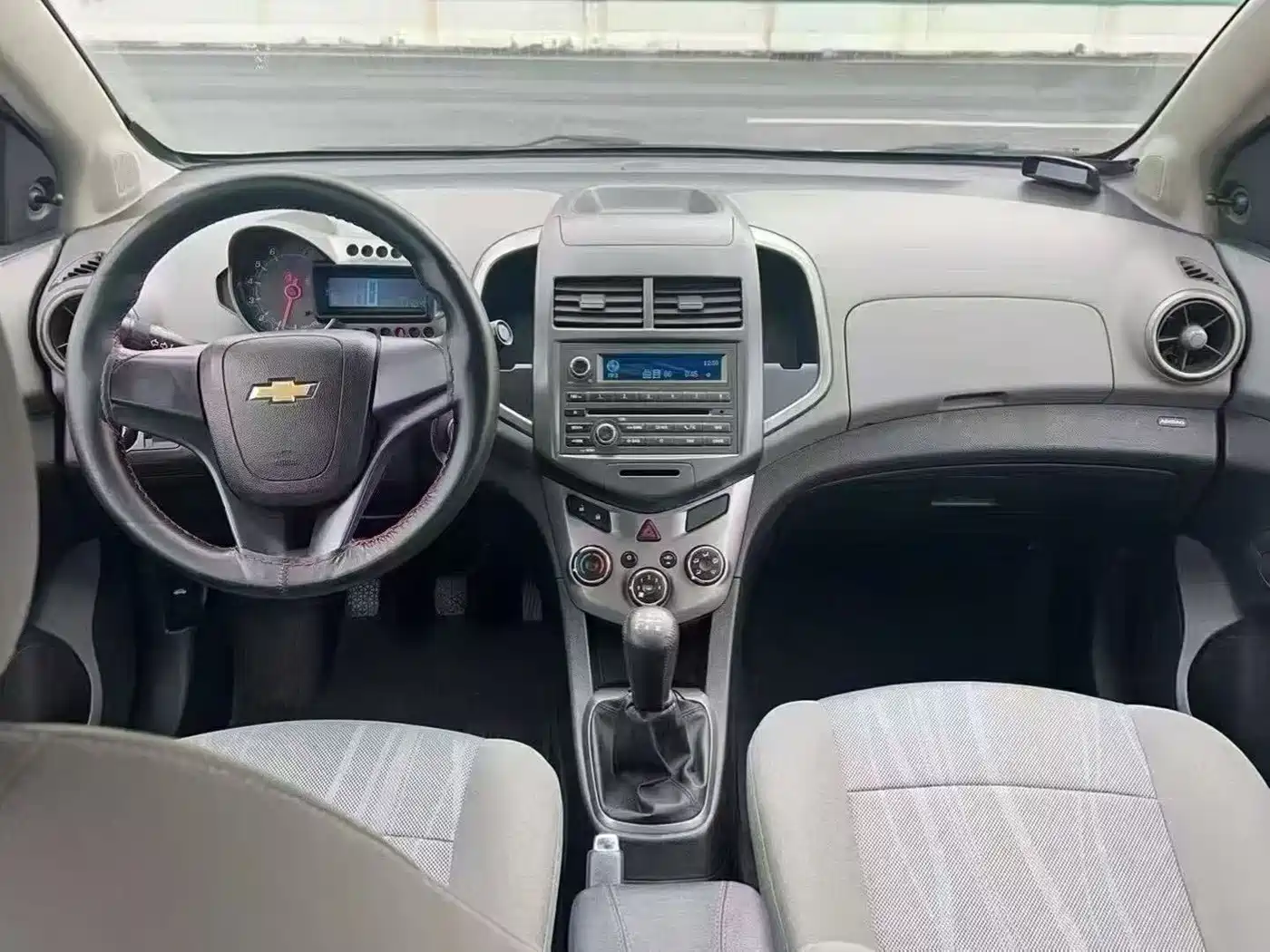 Chevrolet Aveo 2013 2011 Sedan 1.4L MT SL