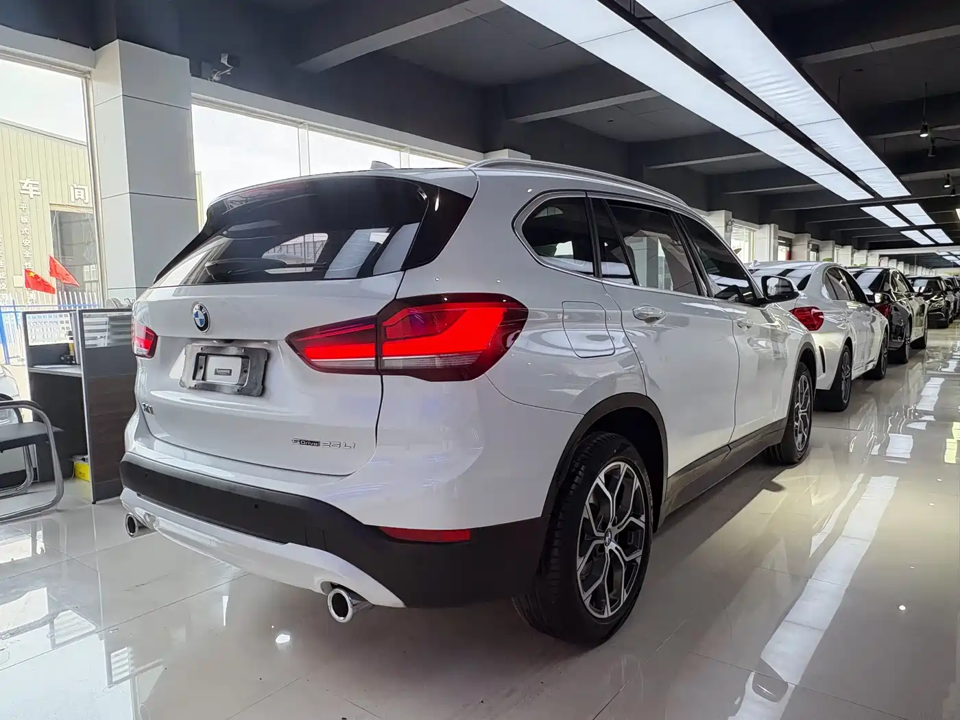 BMW X1 2022 sDrive25Li Leading фото 6