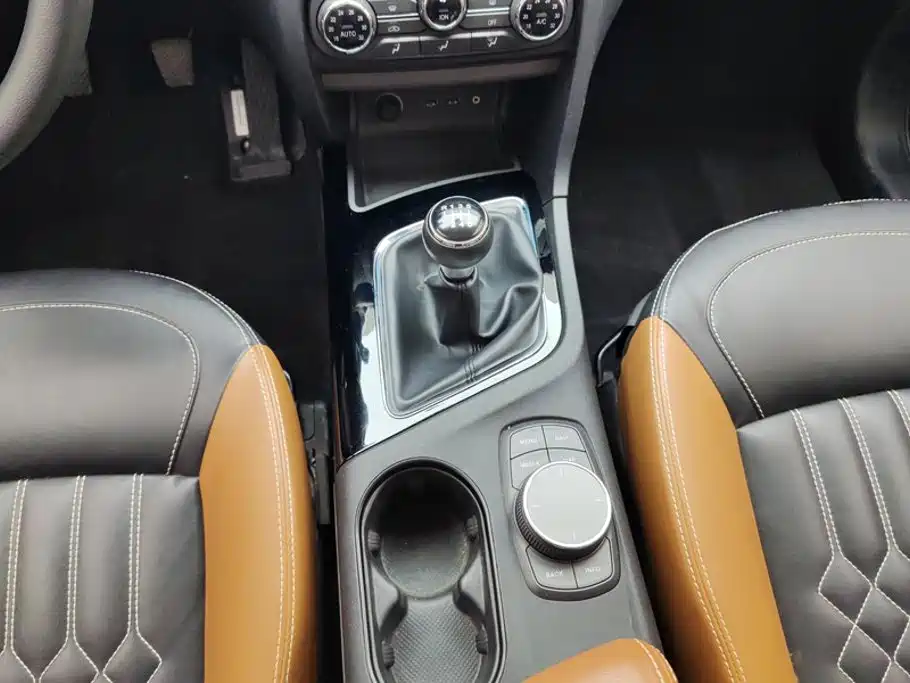 Soueast DX7 2017 2018 Model 1.5T Manual Triumph Edition