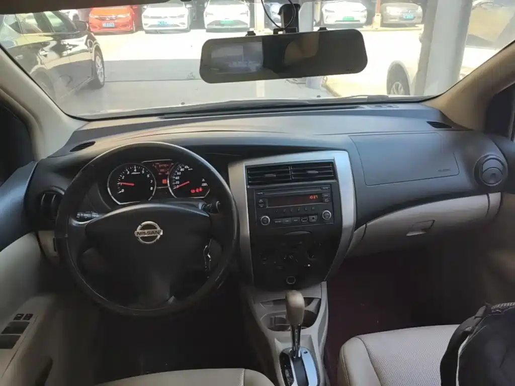 Nissan Livina 2018 2015 1.6XE CVT Comfort Edition