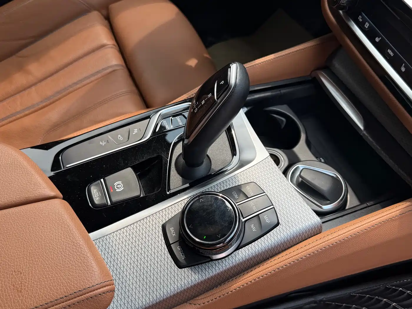 BMW 6 Series GT 2019 630i M Sport Package фото 11