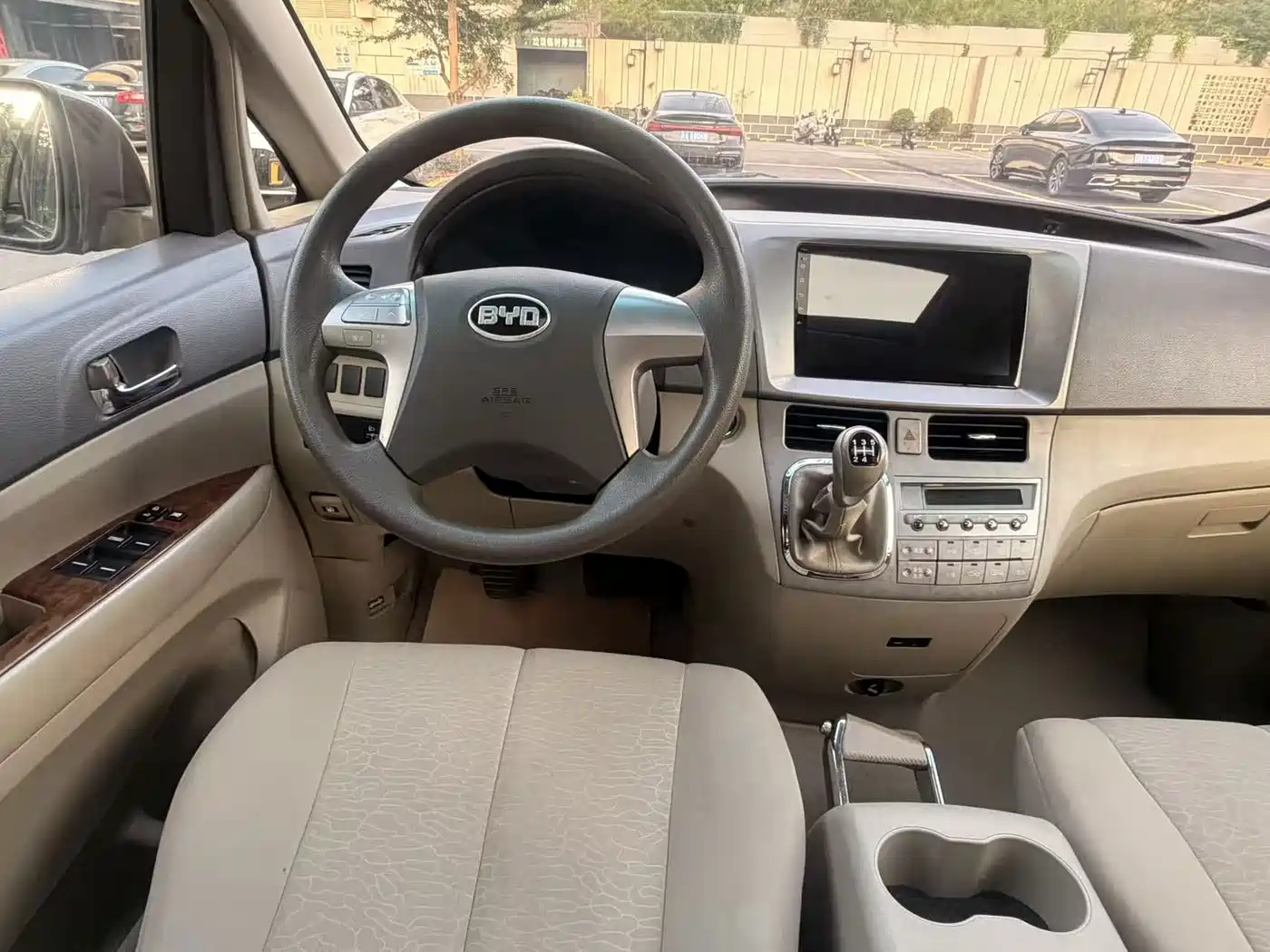 BYD M6 2015 2013 2.0L Manual Comfort