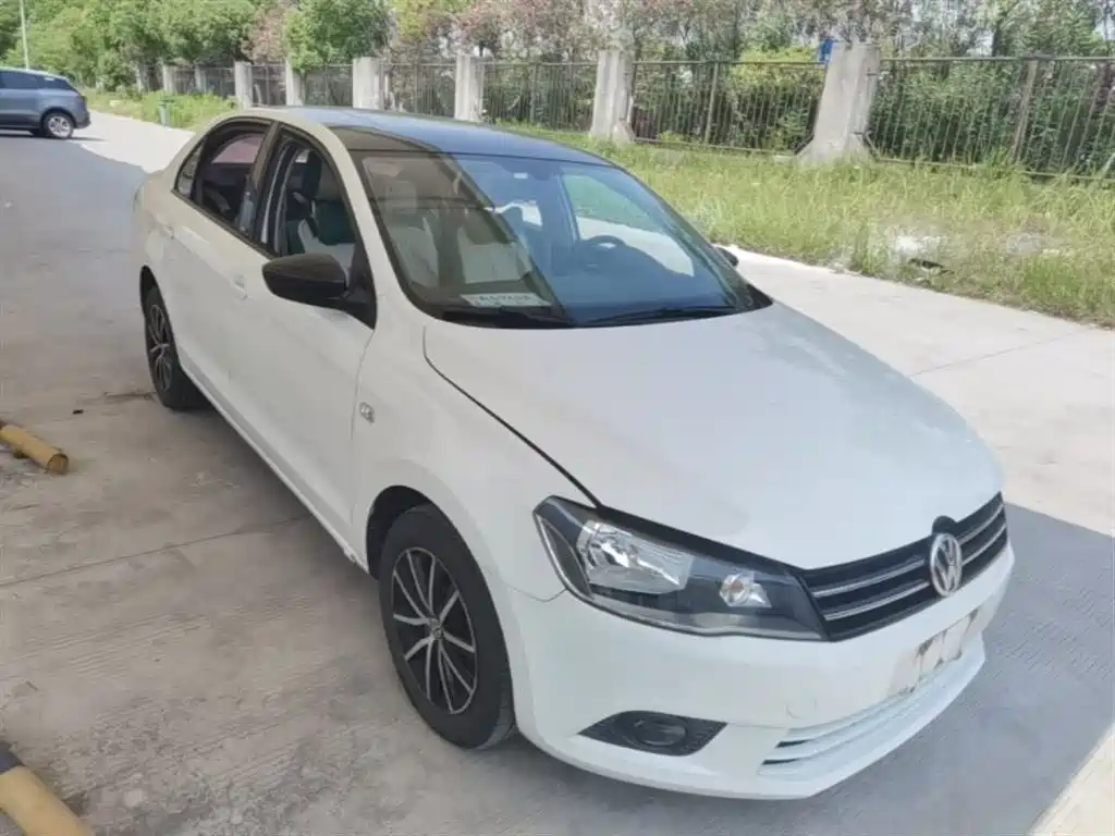 Volkswagen Jetta 2016 1.6L 25th Anniversary Edition фото 4