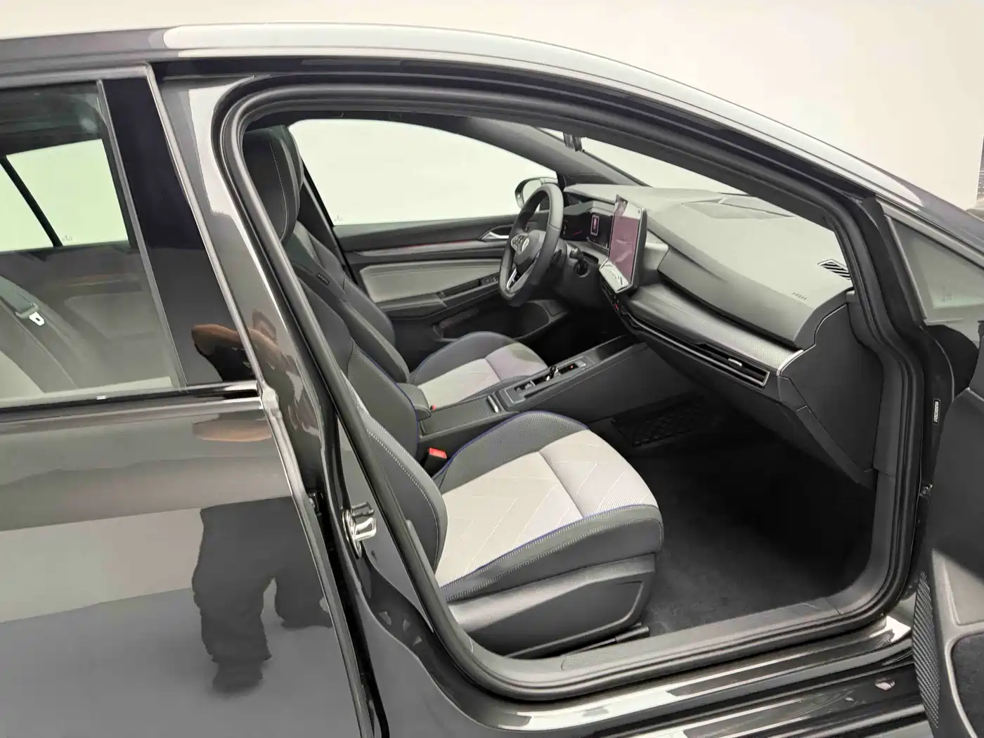 Volkswagen Golf 2026 2025 Facelift 300TSI R-Line