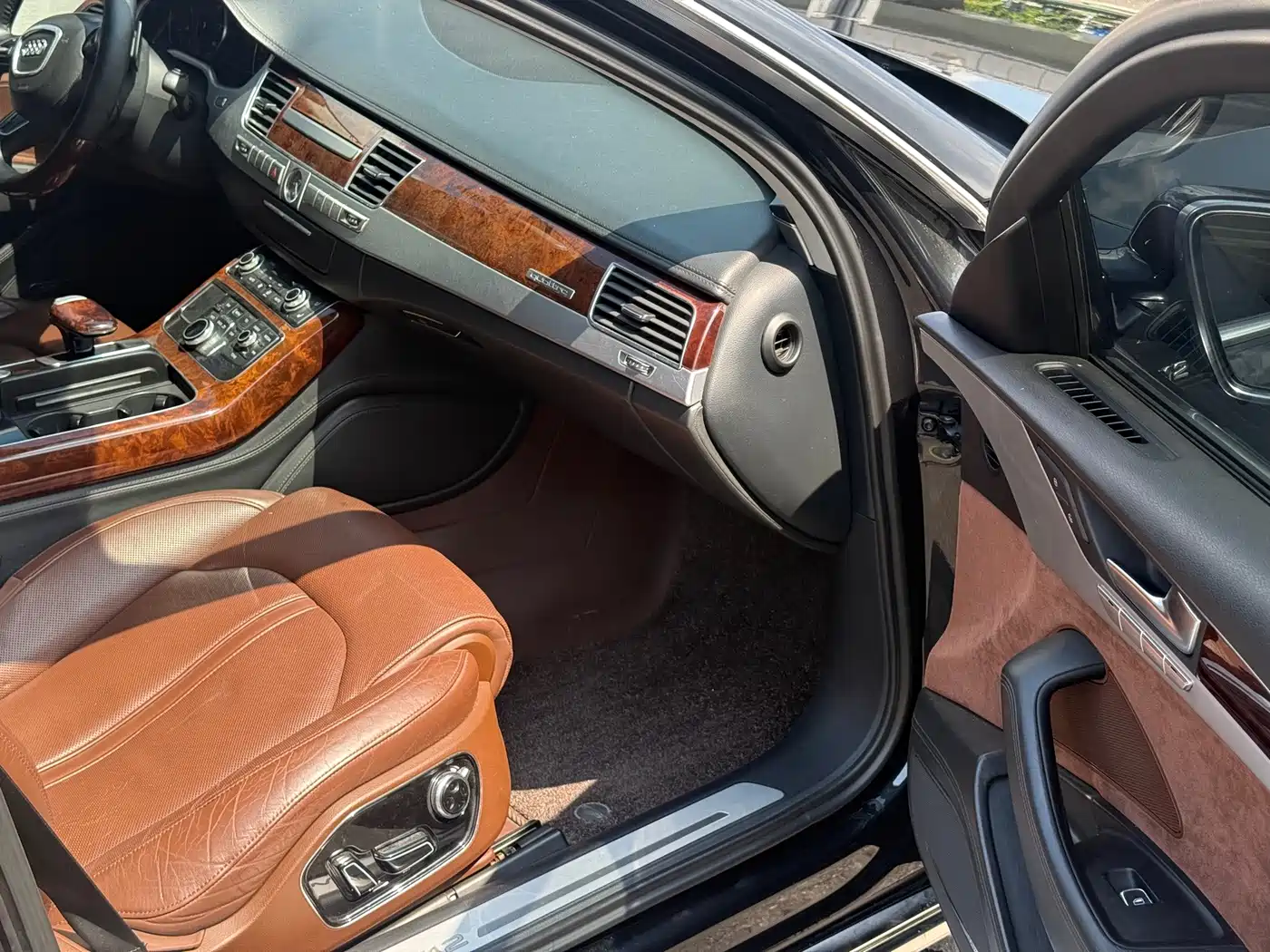 Audi A8 2011 2012 A8L 6.3 FSI W12 quattro