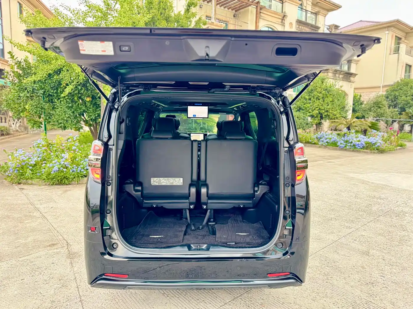Toyota Vellfire 2023 Crown Hybrid 2.5L HV Premium фото 21