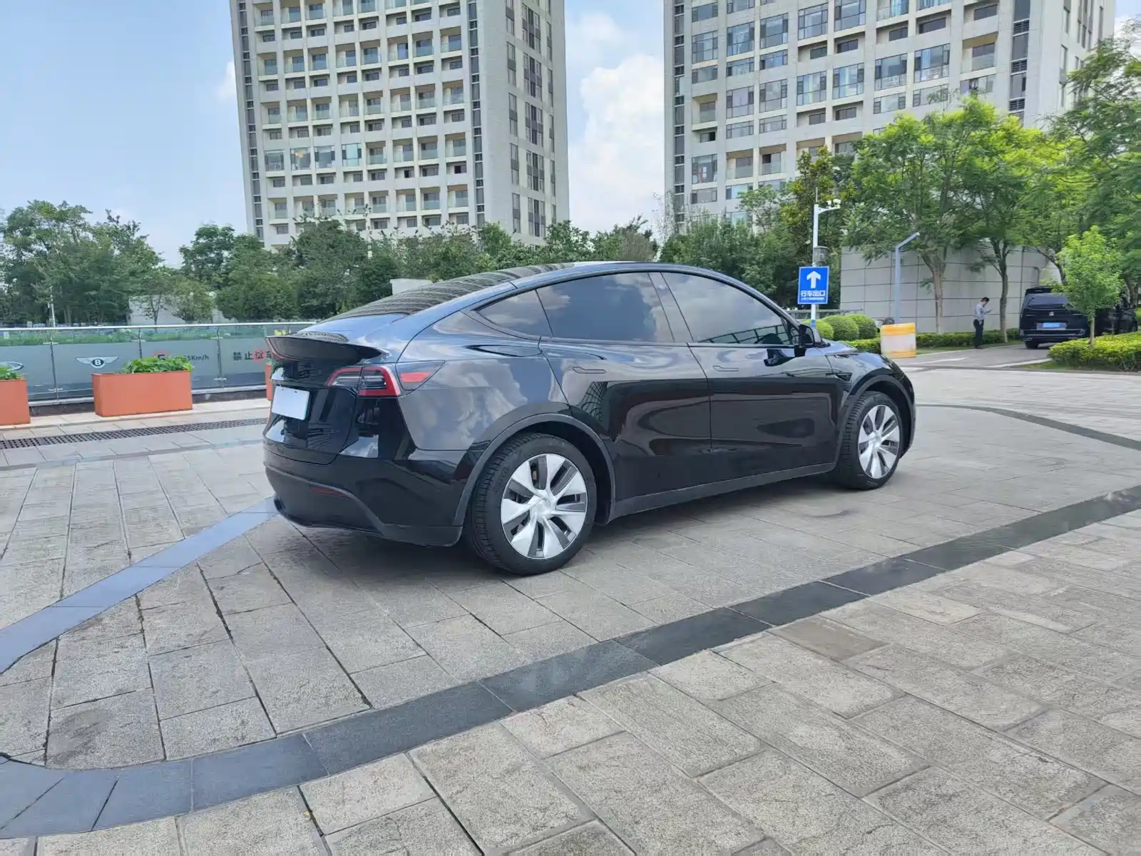 Фото 14 - Tesla Model Y