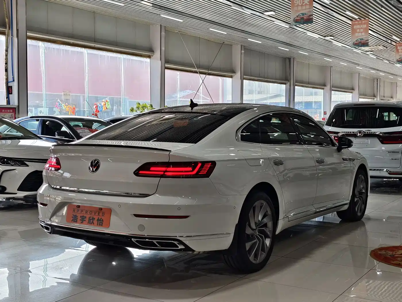 Volkswagen FAW-Volkswagen CC 2023 380TSI Eye-catching Edition фото 4