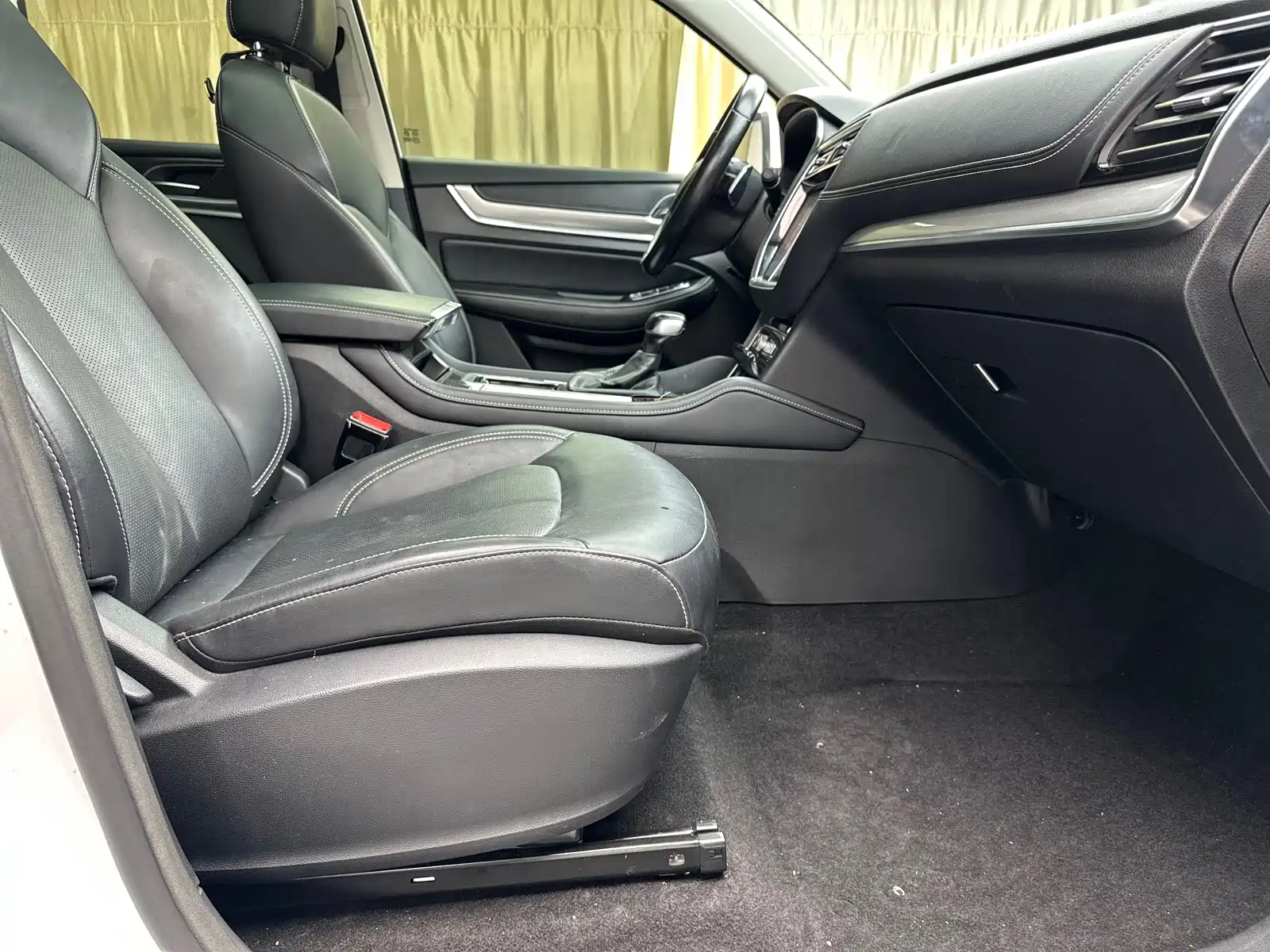 Фото 13 - Roewe RX8