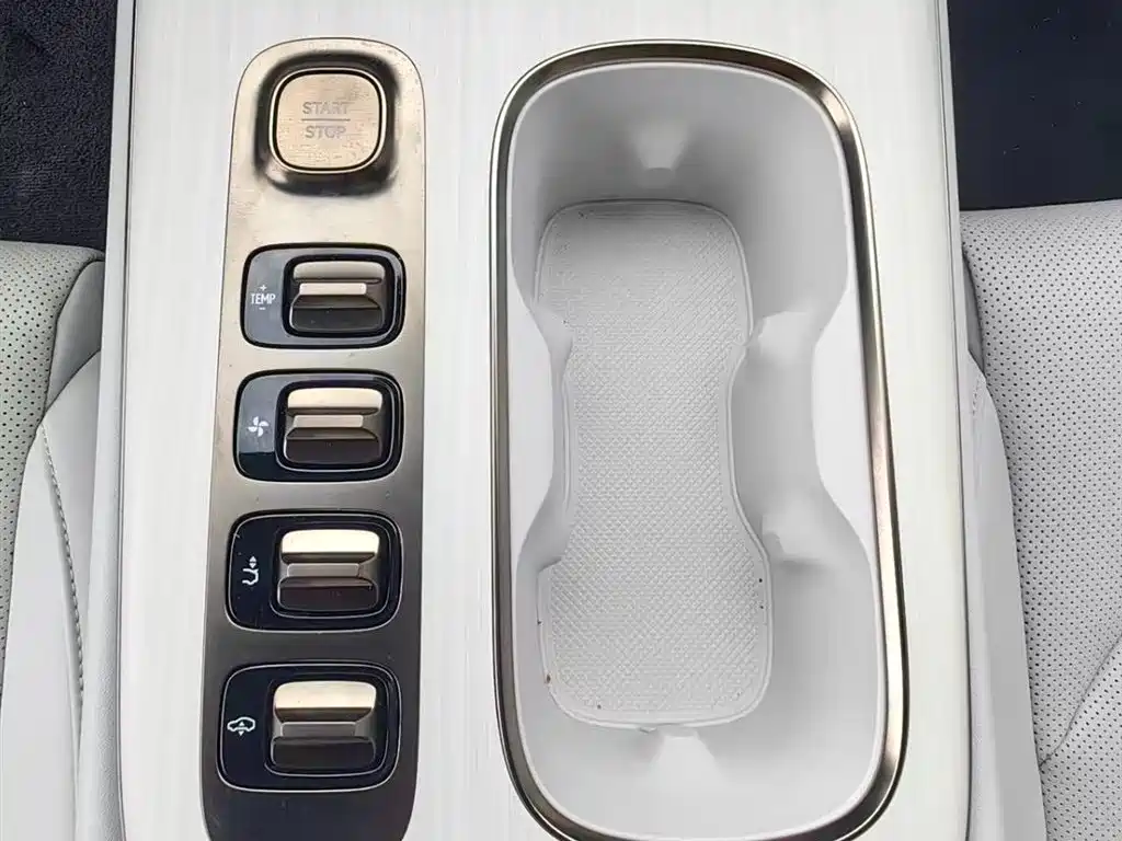 Xiaomi Auto Xiaomi SU7 2024 AWD Extended Range Advanced Smart Driving Max Edition фото 11